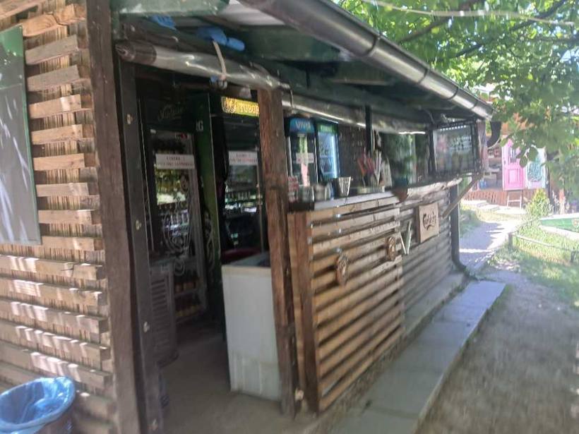 Riverside kiosk — Cold drinks at the put-in, Banja Luka
