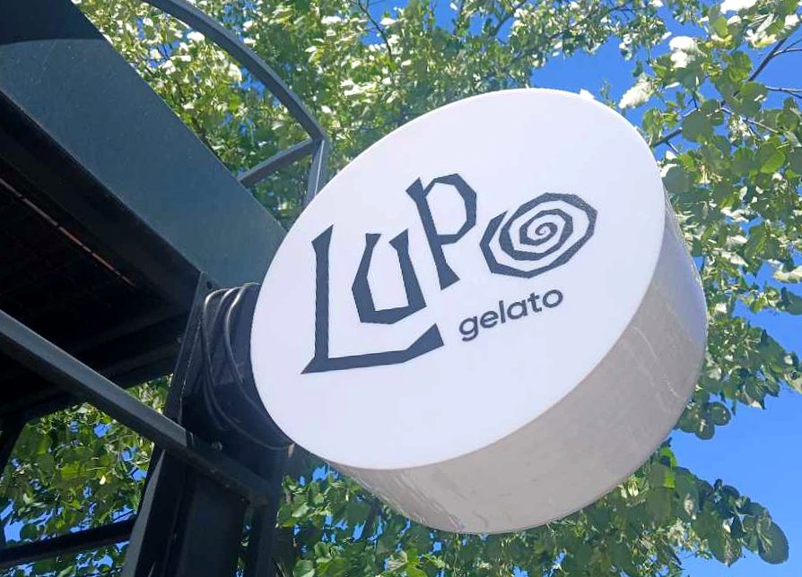 Lupo gelato sign